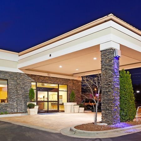 Holiday Inn Express & Suites Greensboro - I-40 Atwendover, An Ihg Hotel Ngoại thất bức ảnh