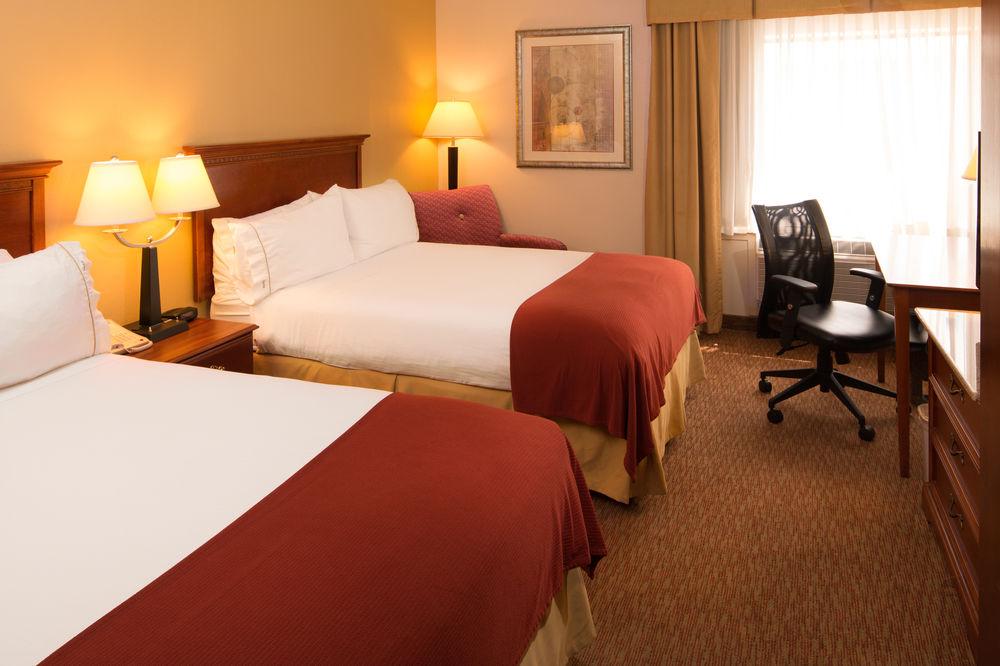 Holiday Inn Express & Suites Greensboro - I-40 Atwendover, An Ihg Hotel Ngoại thất bức ảnh