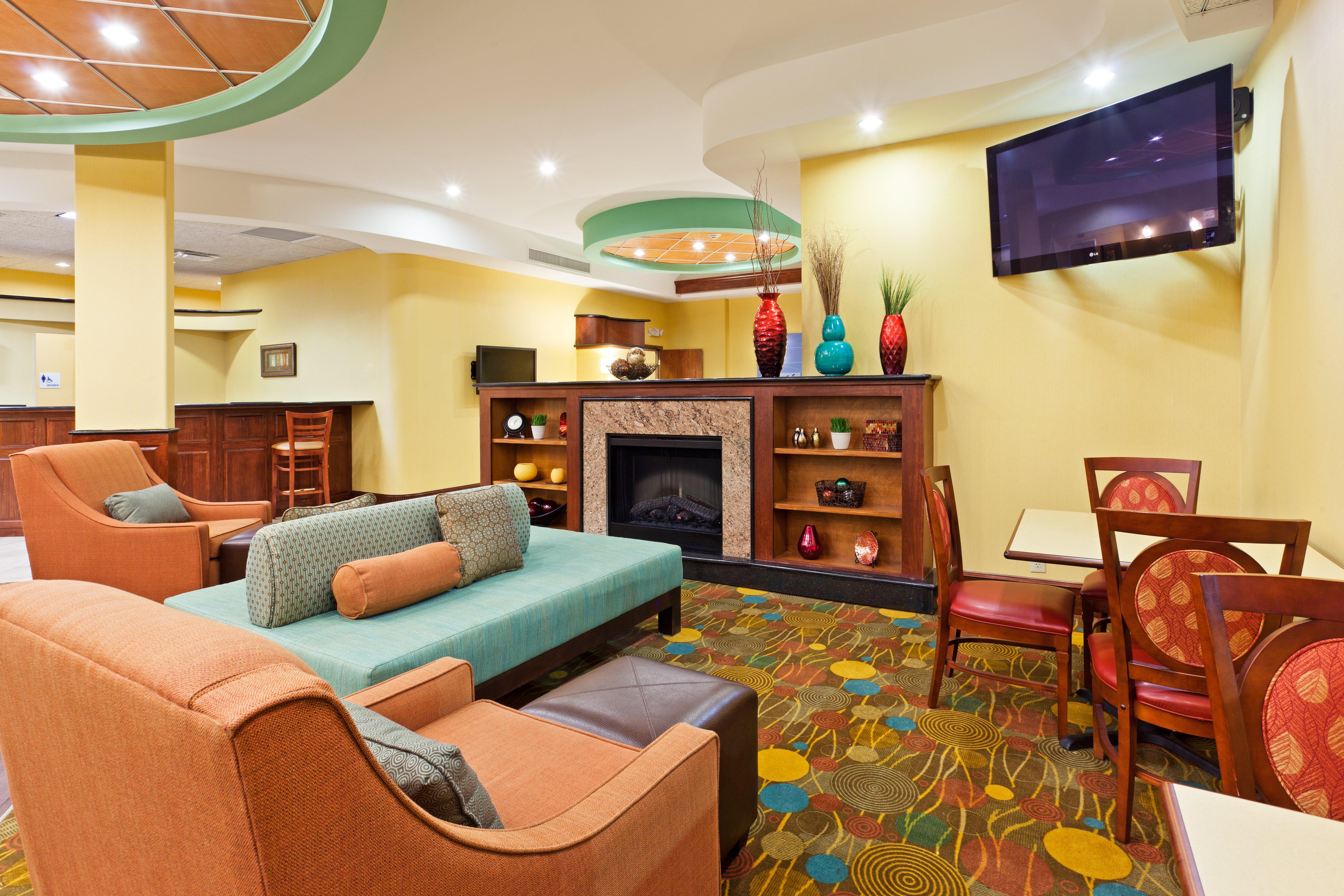 Holiday Inn Express & Suites Greensboro - I-40 Atwendover, An Ihg Hotel Ngoại thất bức ảnh